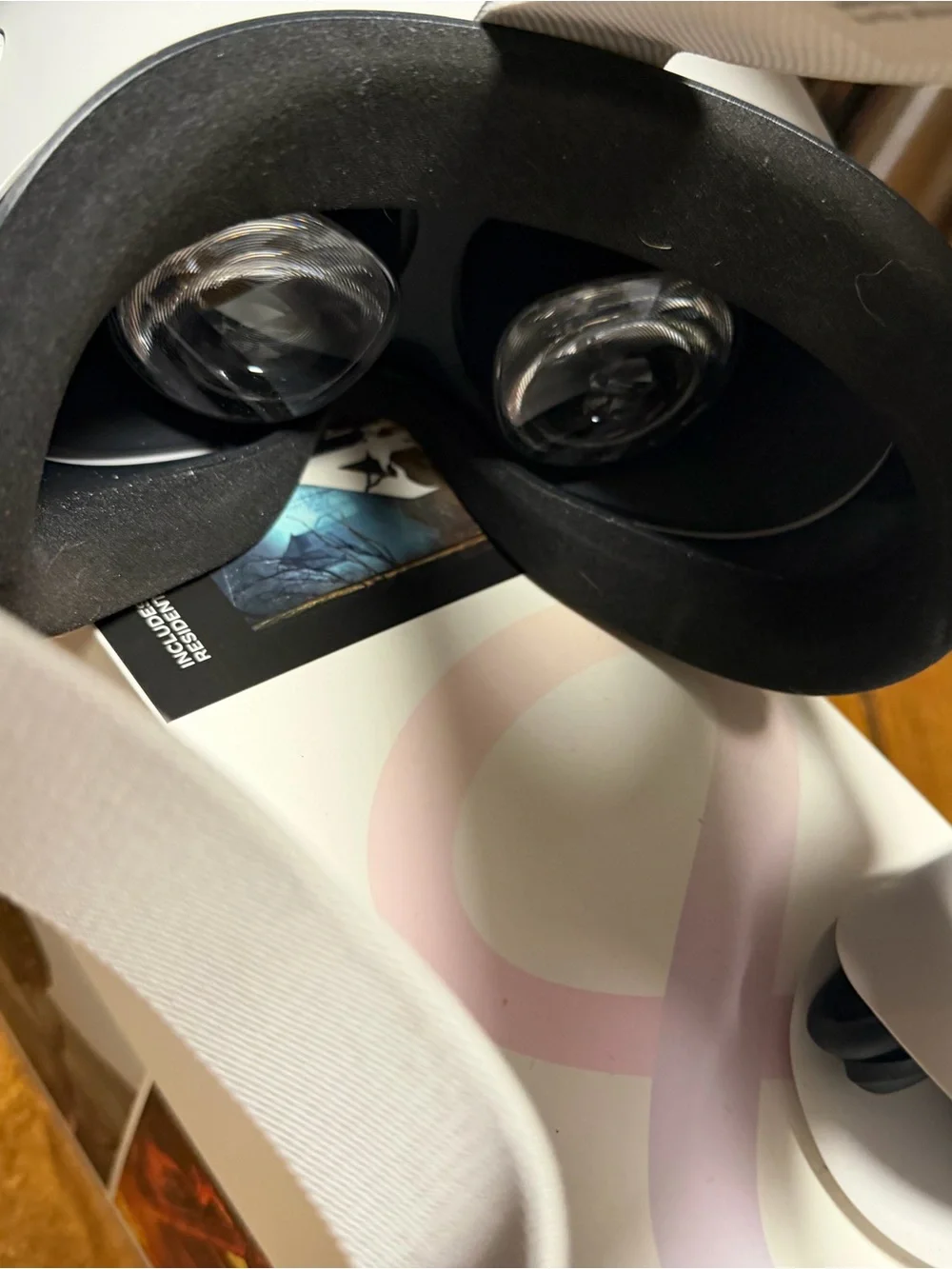 Oculus Quest 2 All-in-One VR Headset with White Controllers
